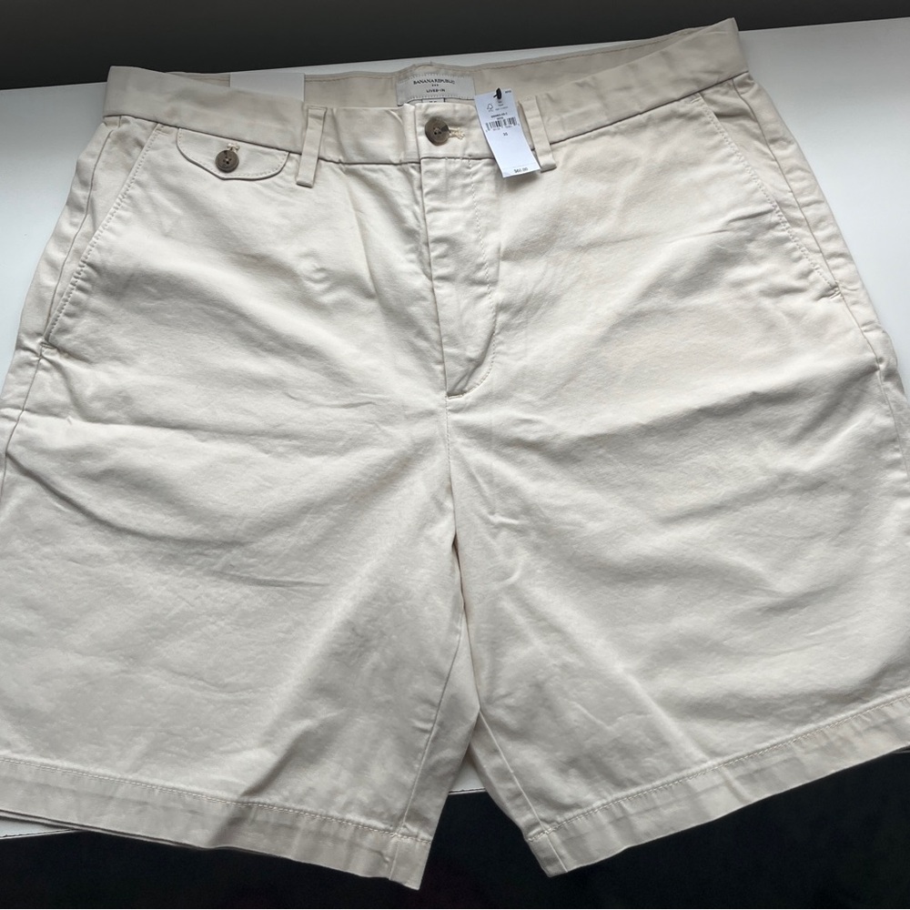 Banana Republic Men's 9” Lived-In Shorts